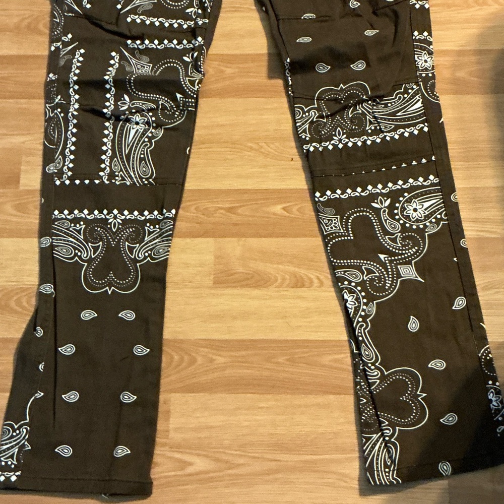 Fashion Nova Brown Paisley Men Jeans - Picture 5 of 7